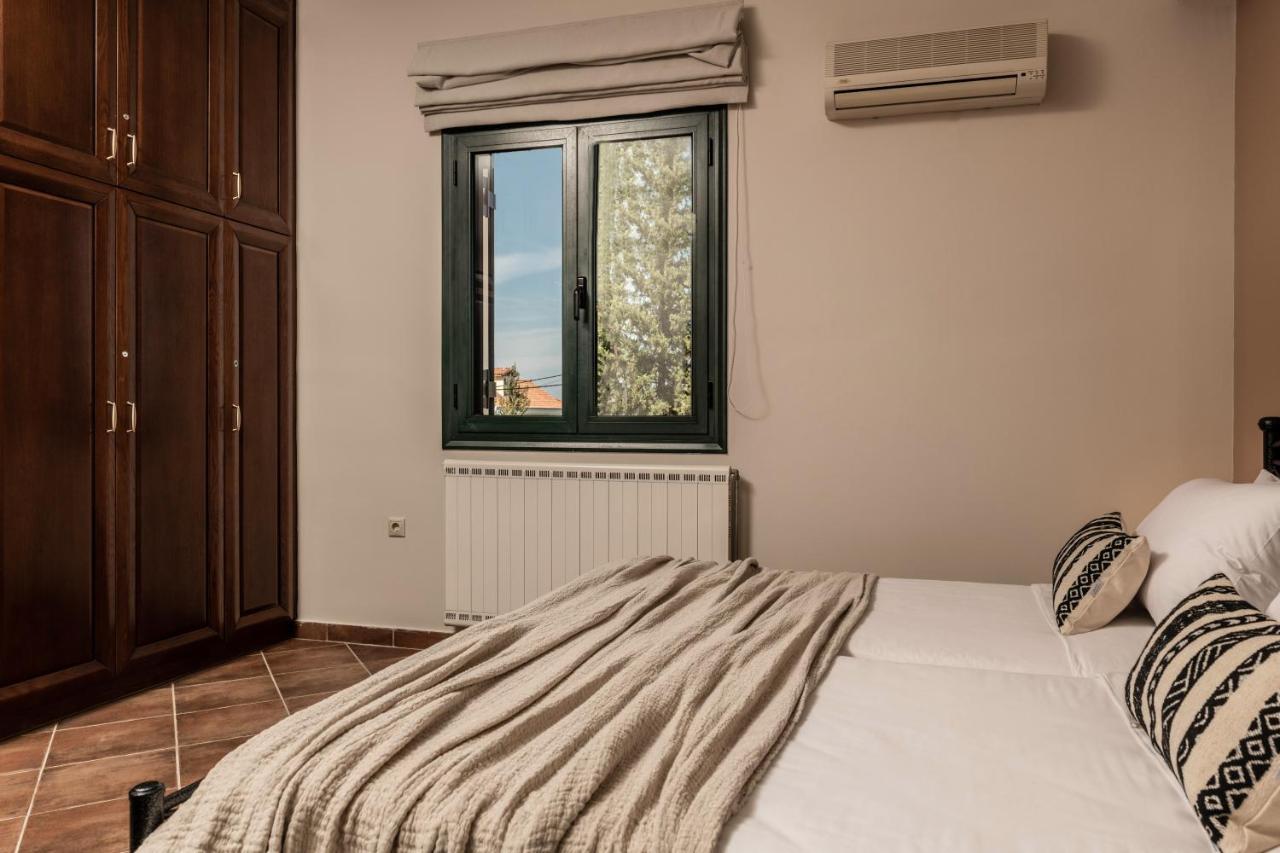 Amalthia Villa Mouzákion Exterior foto